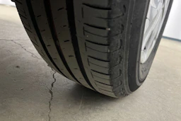 Punainen Toyota Yaris 2021 kuva 10.