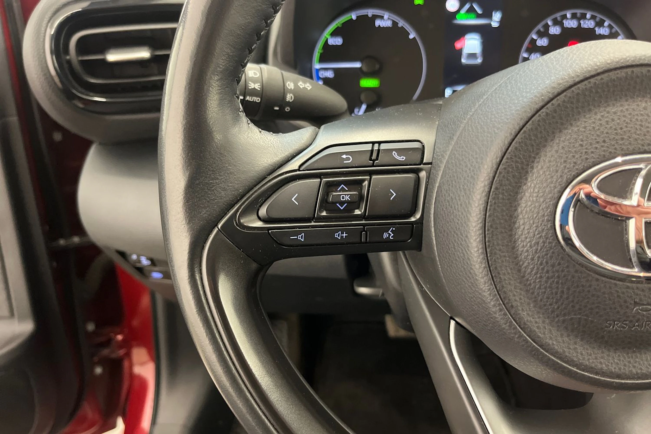 Punainen Toyota Yaris 2021 kuva 14.