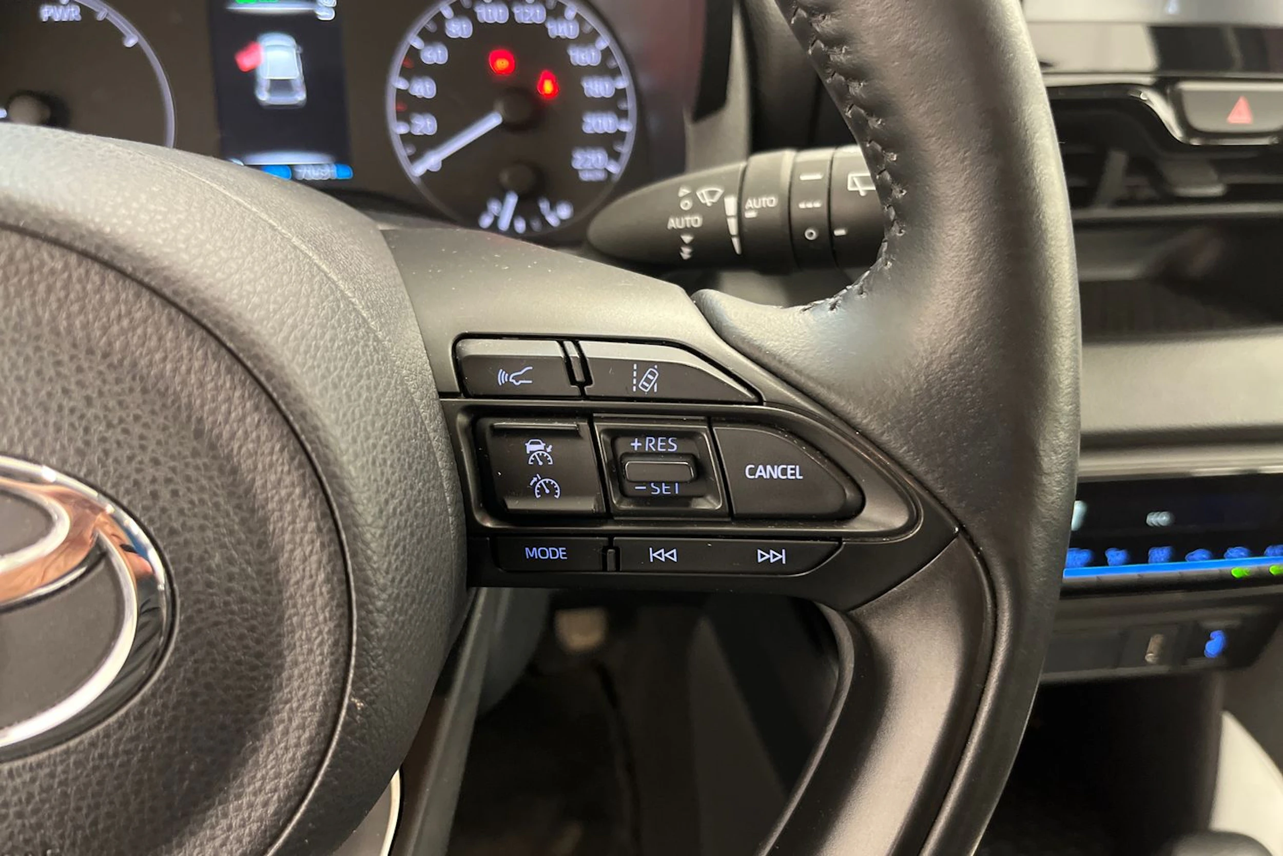 Punainen Toyota Yaris 2021 kuva 15.