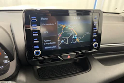 Punainen Toyota Yaris 2021 kuva 16.