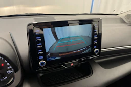 Punainen Toyota Yaris 2021 kuva 17.