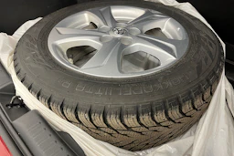 Punainen Toyota Yaris 2021 kuva 22.