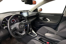 valkoinen Toyota Yaris 2021 kuva 3.