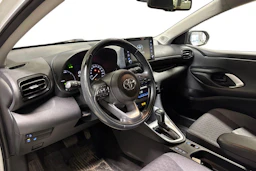 valkoinen Toyota Yaris 2021 kuva 3.