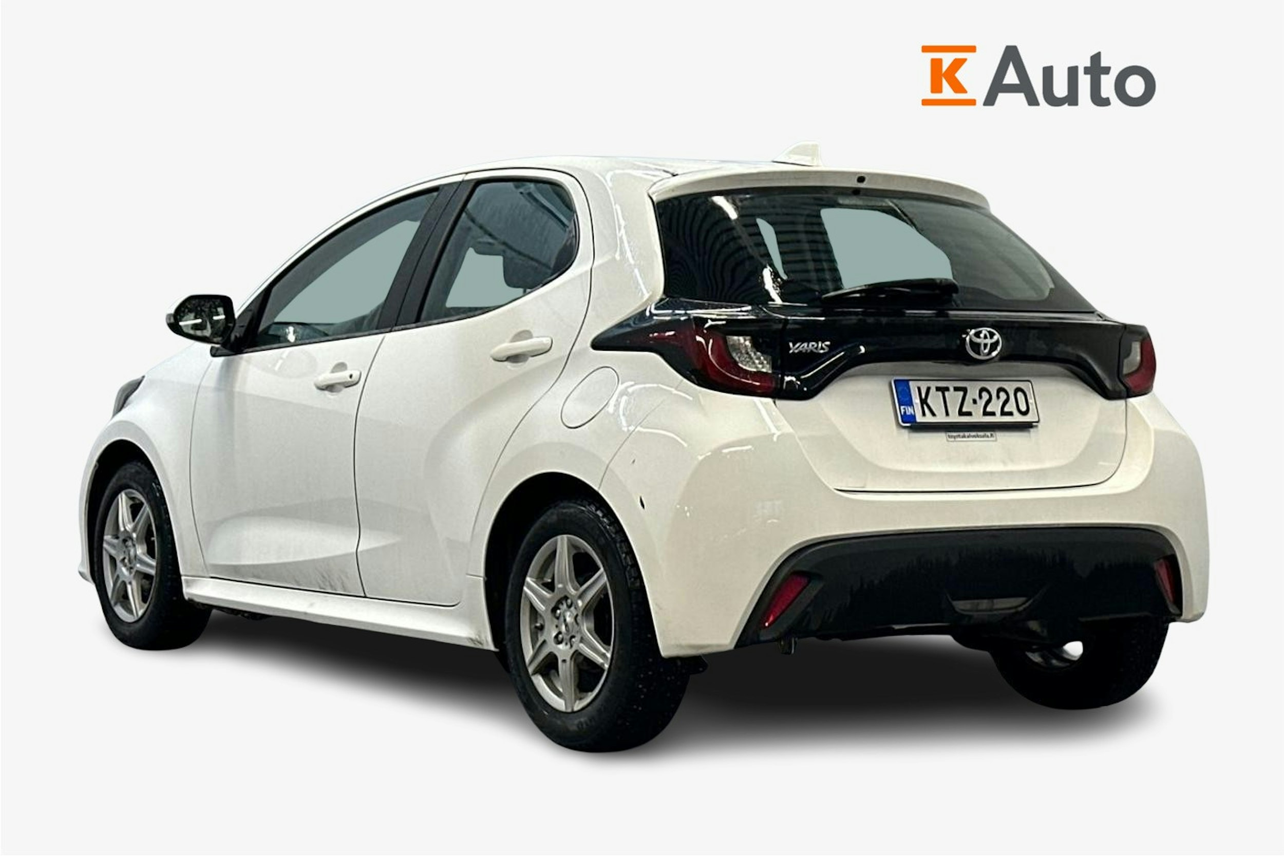 valkoinen Toyota Yaris 2021 kuva 2.