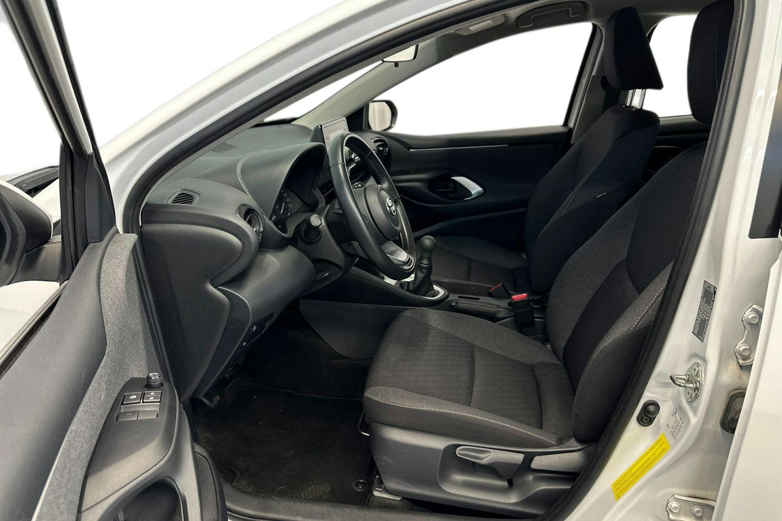 valkoinen Toyota Yaris 2021 kuva 11.