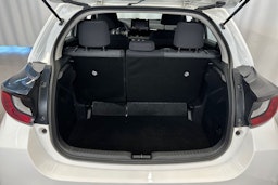 valkoinen Toyota Yaris 2021 kuva 14.