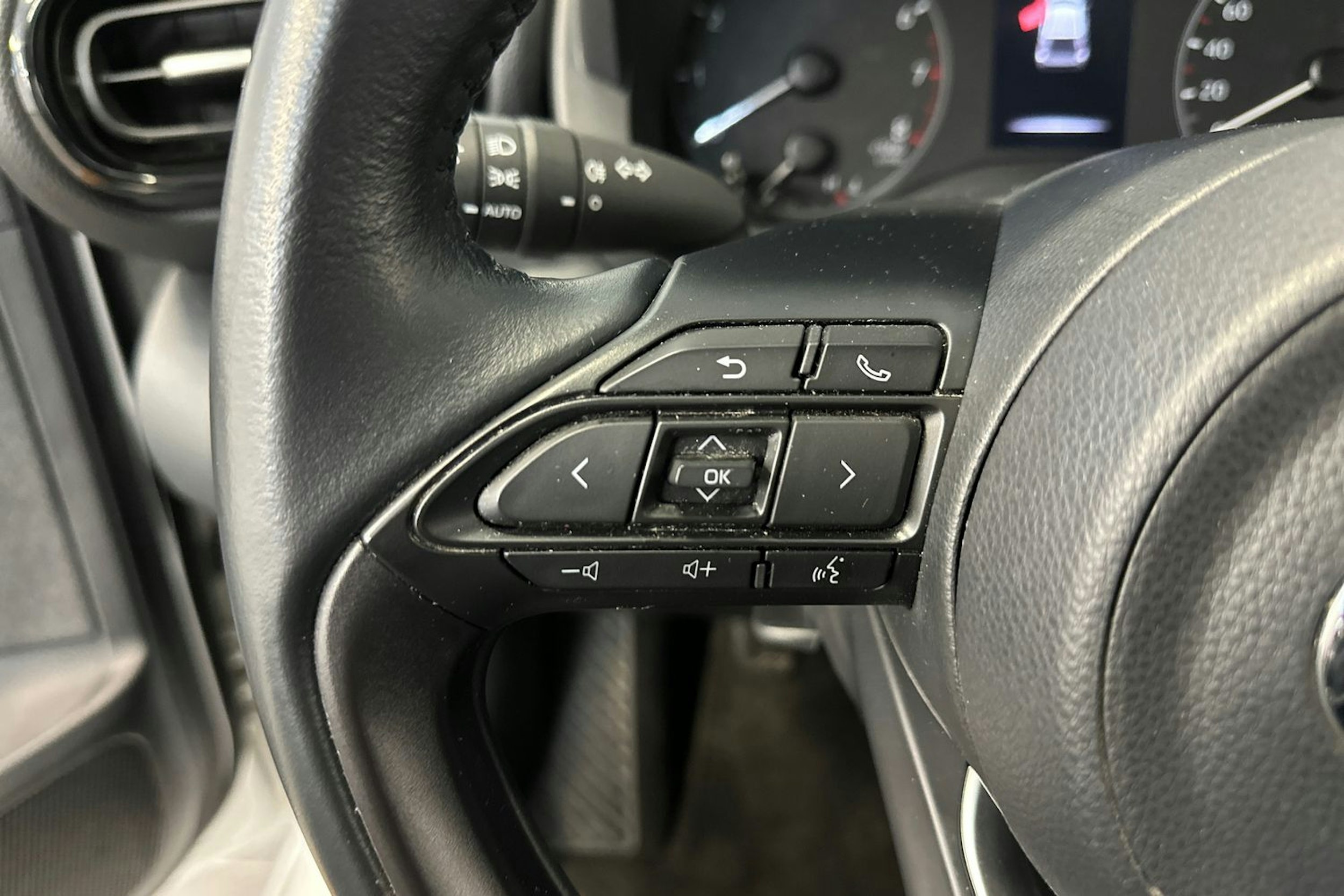 valkoinen Toyota Yaris 2021 kuva 19.