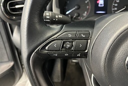 valkoinen Toyota Yaris 2021 kuva 19.