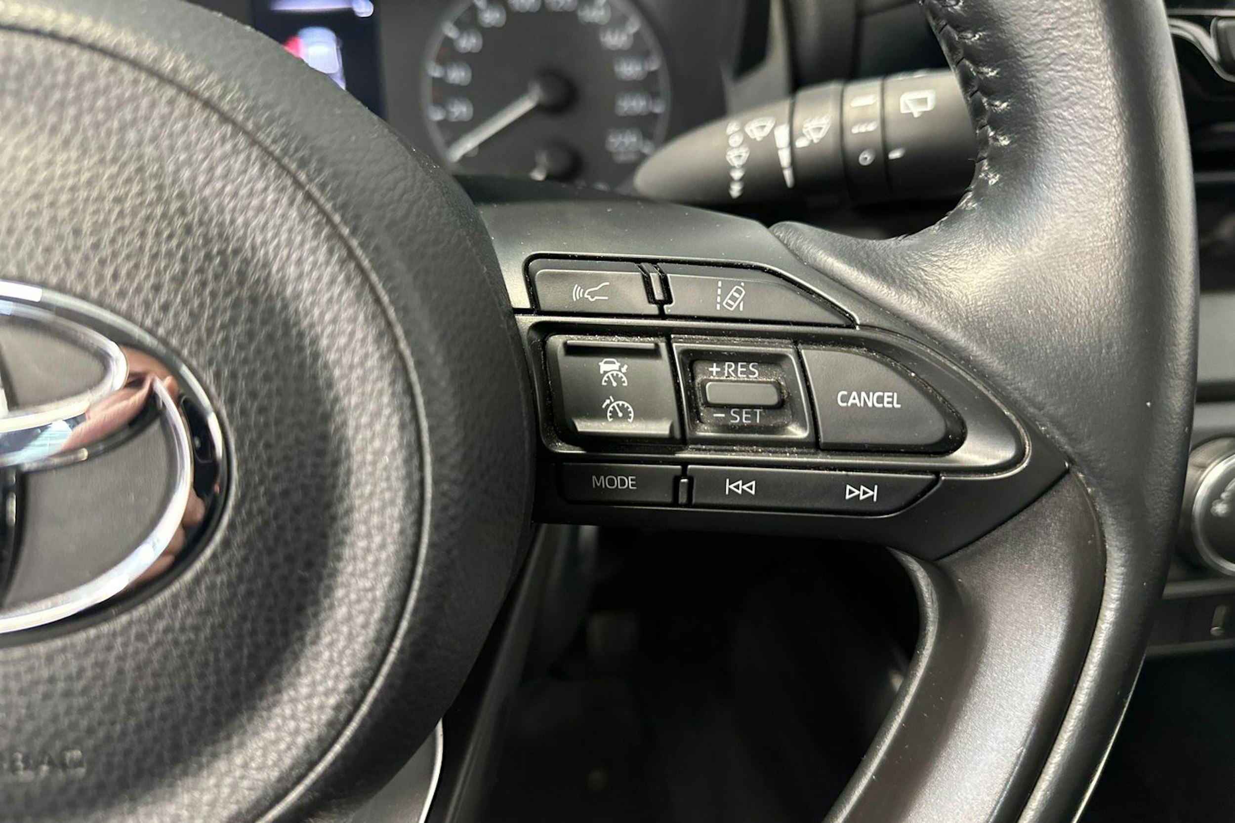 valkoinen Toyota Yaris 2021 kuva 20.