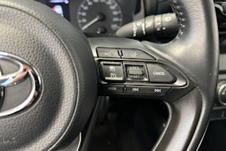 valkoinen Toyota Yaris 2021 kuva 20.