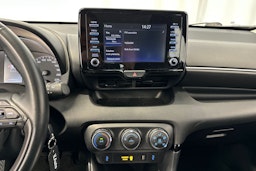 valkoinen Toyota Yaris 2021 kuva 22.