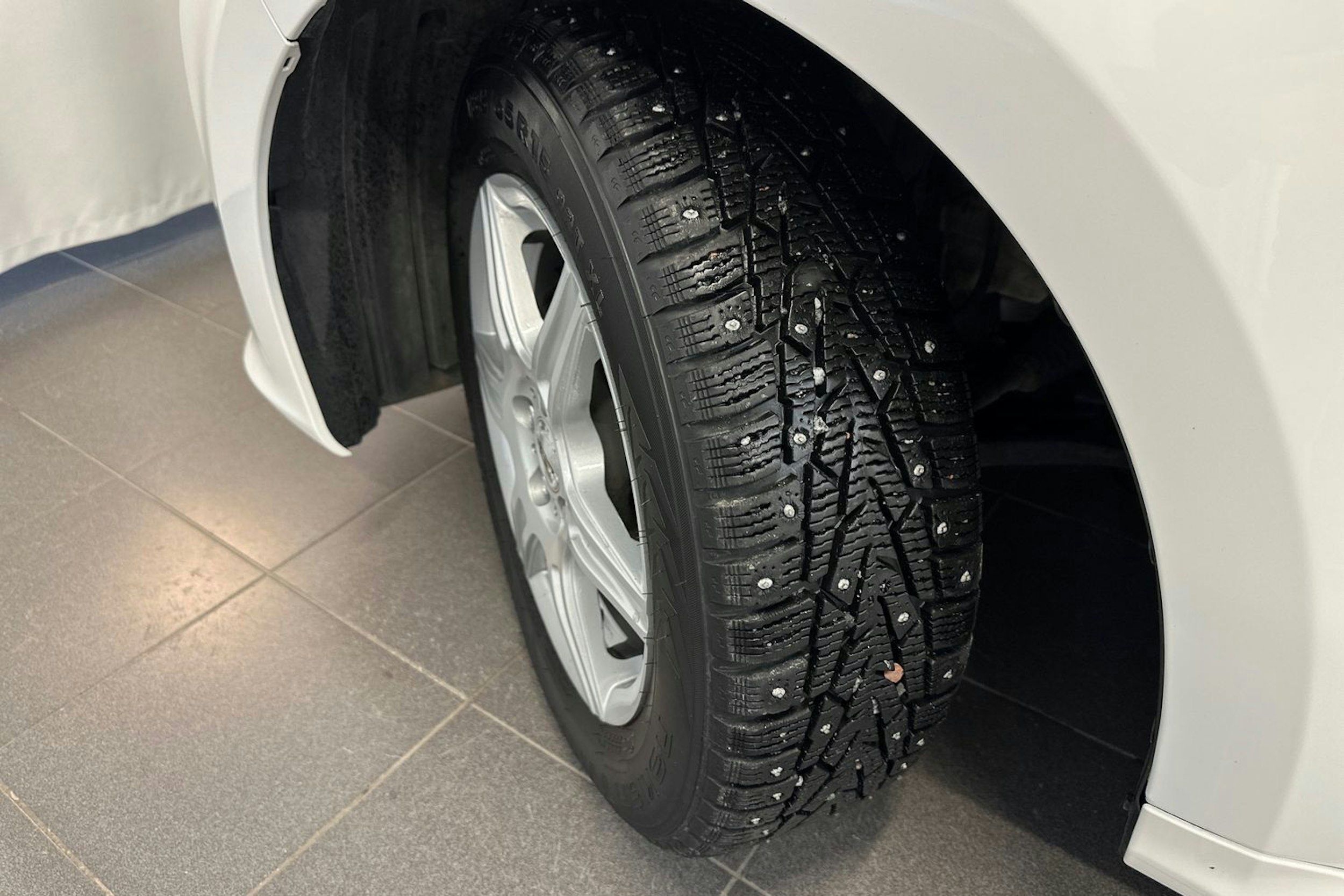 valkoinen Toyota Yaris 2021 kuva 24.