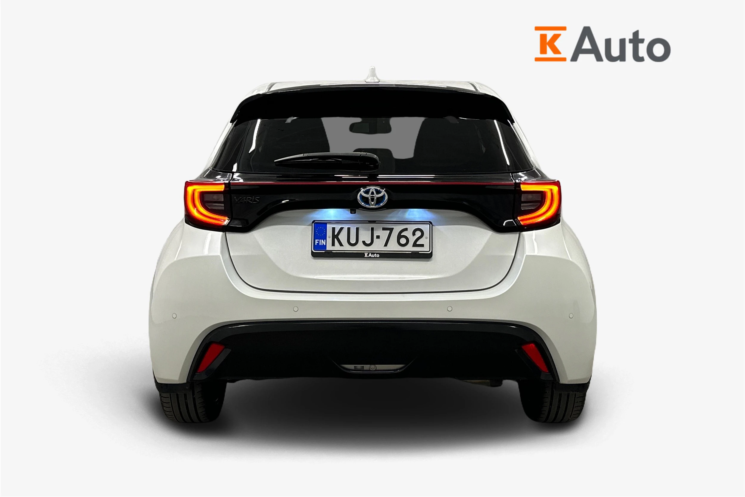 valkoinen Toyota Yaris 2021 kuva 3.
