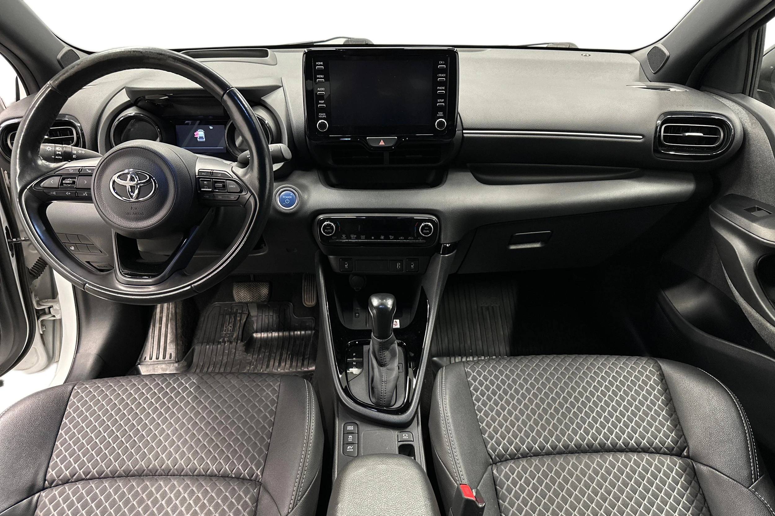 valkoinen Toyota Yaris 2021 kuva 7.