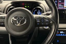 valkoinen Toyota Yaris 2021 kuva 12.