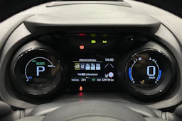 valkoinen Toyota Yaris 2021 kuva 13.