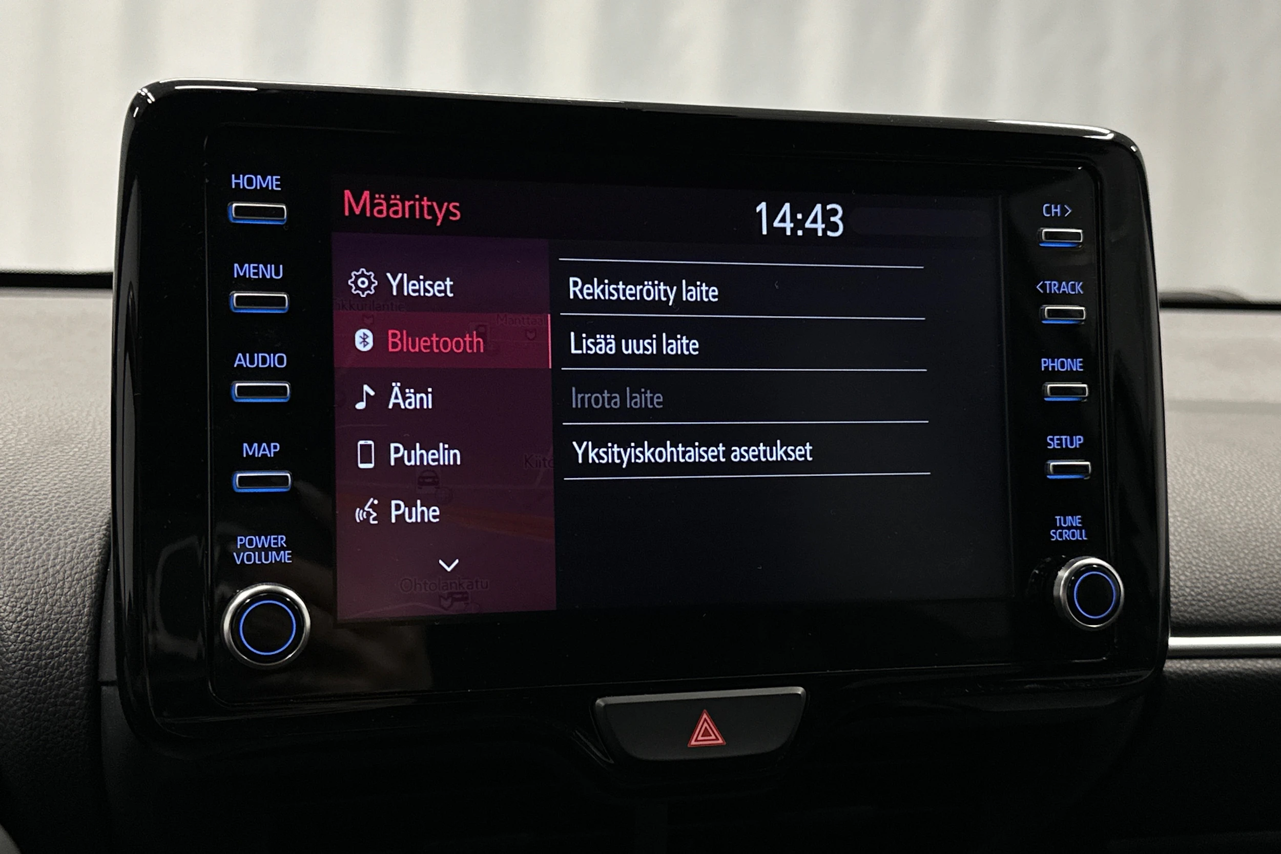 valkoinen Toyota Yaris 2021 kuva 23.