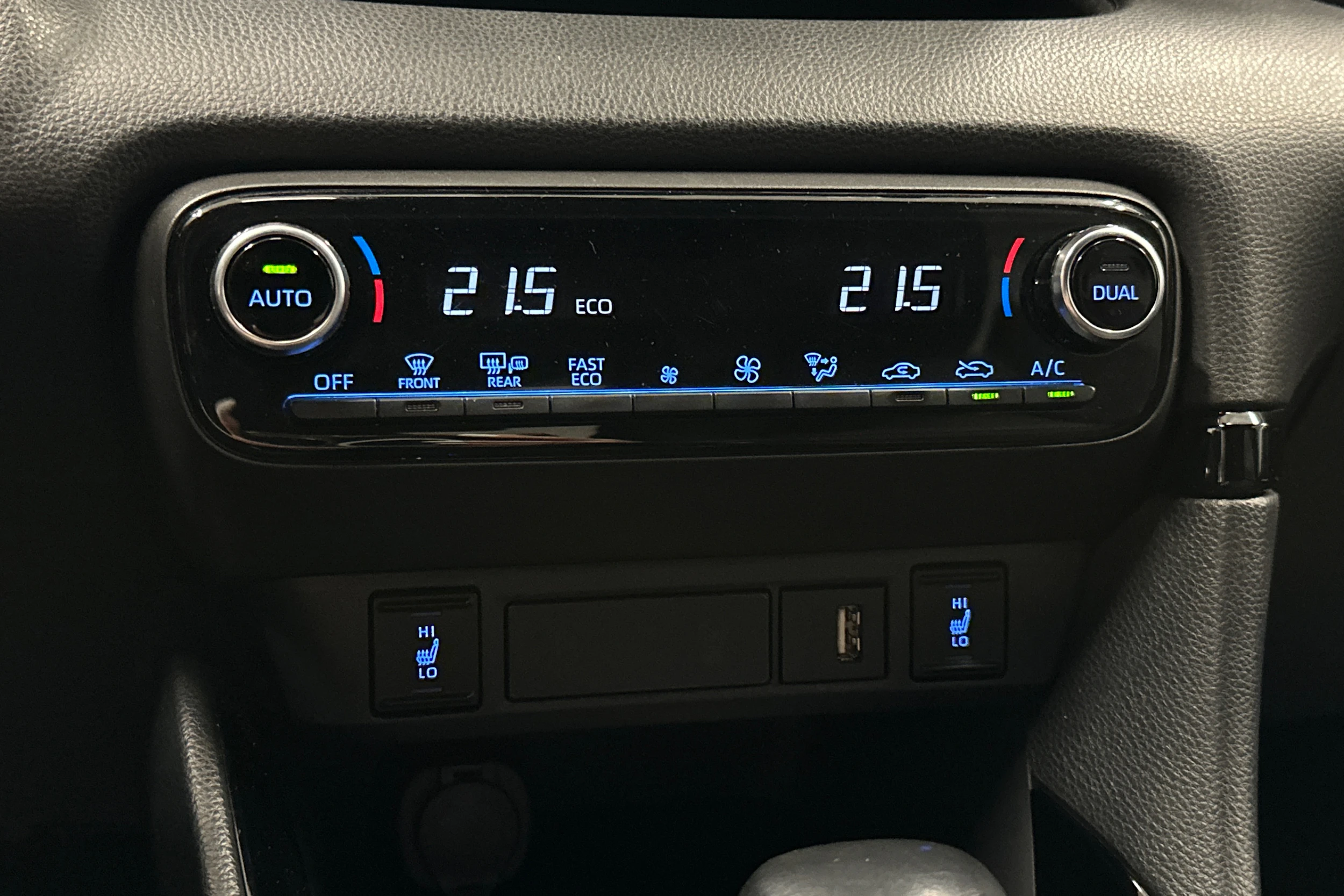valkoinen Toyota Yaris 2021 kuva 25.