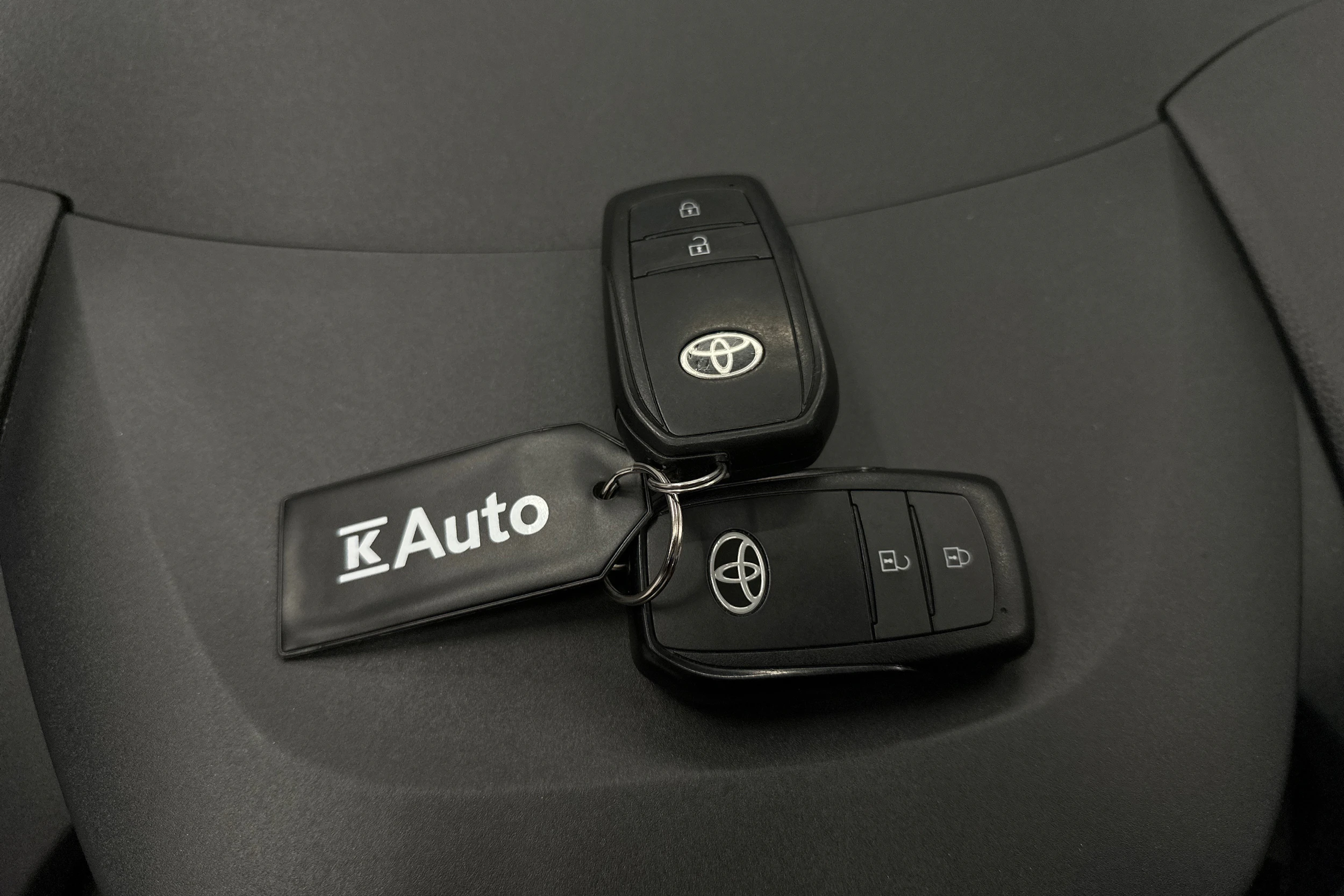 valkoinen Toyota Yaris 2021 kuva 29.