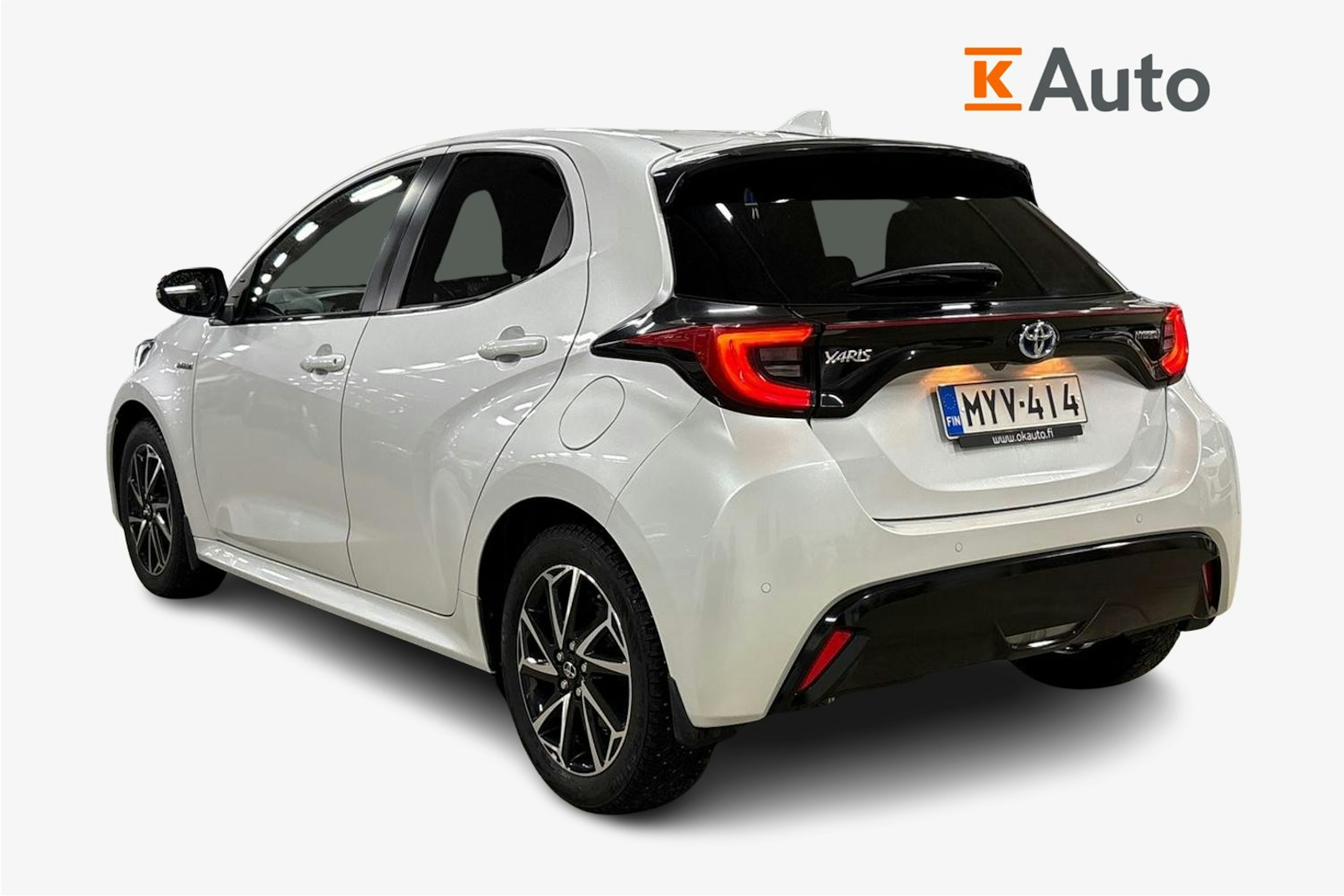valkoinen Toyota Yaris 2021 kuva 2.