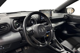 valkoinen Toyota Yaris 2021 kuva 7.