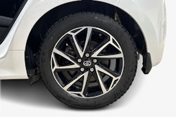 valkoinen Toyota Yaris 2021 kuva 11.