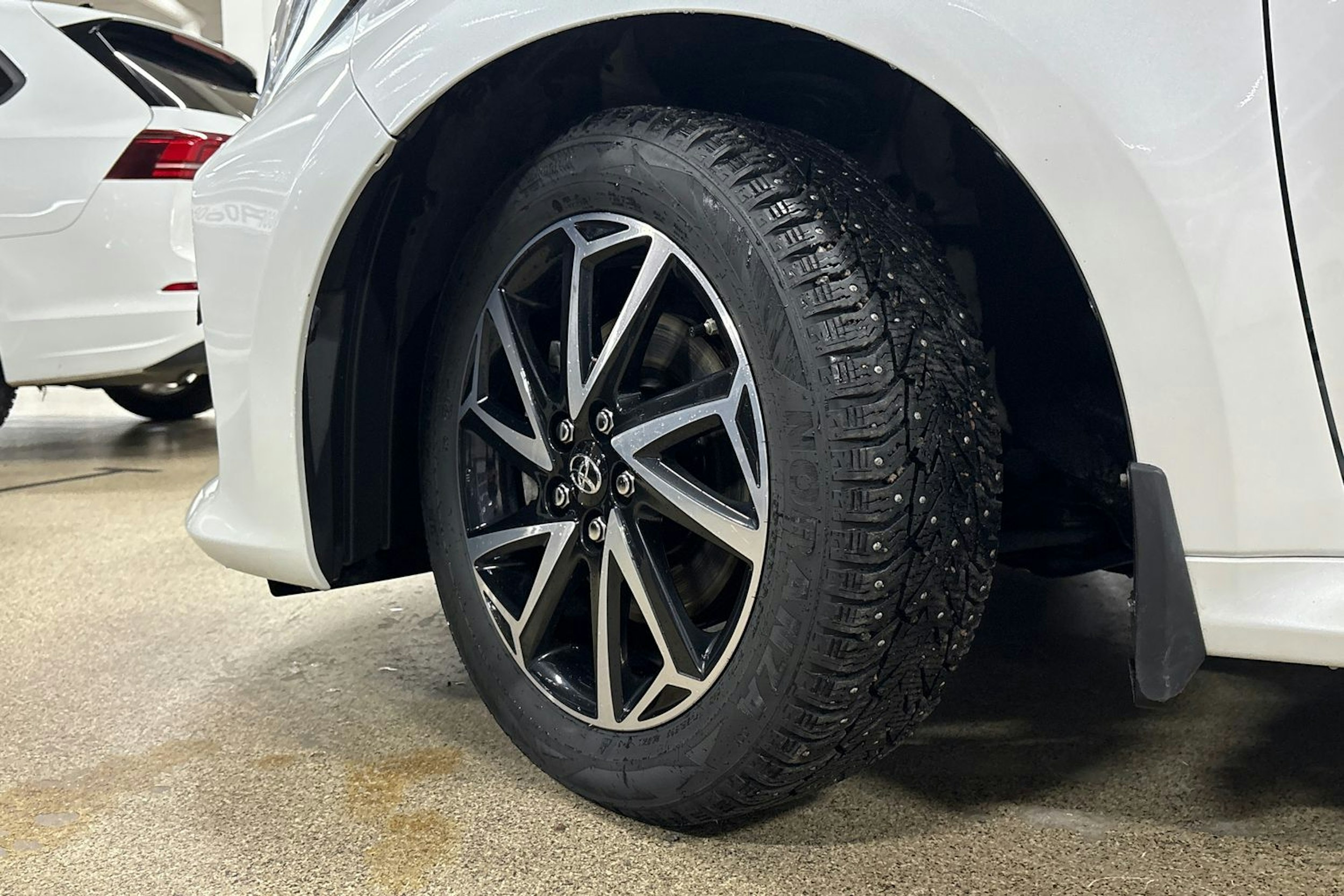 valkoinen Toyota Yaris 2021 kuva 13.