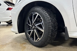 valkoinen Toyota Yaris 2021 kuva 13.