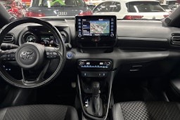 valkoinen Toyota Yaris 2021 kuva 14.