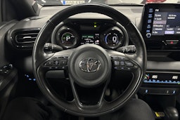 valkoinen Toyota Yaris 2021 kuva 15.