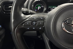 valkoinen Toyota Yaris 2021 kuva 16.