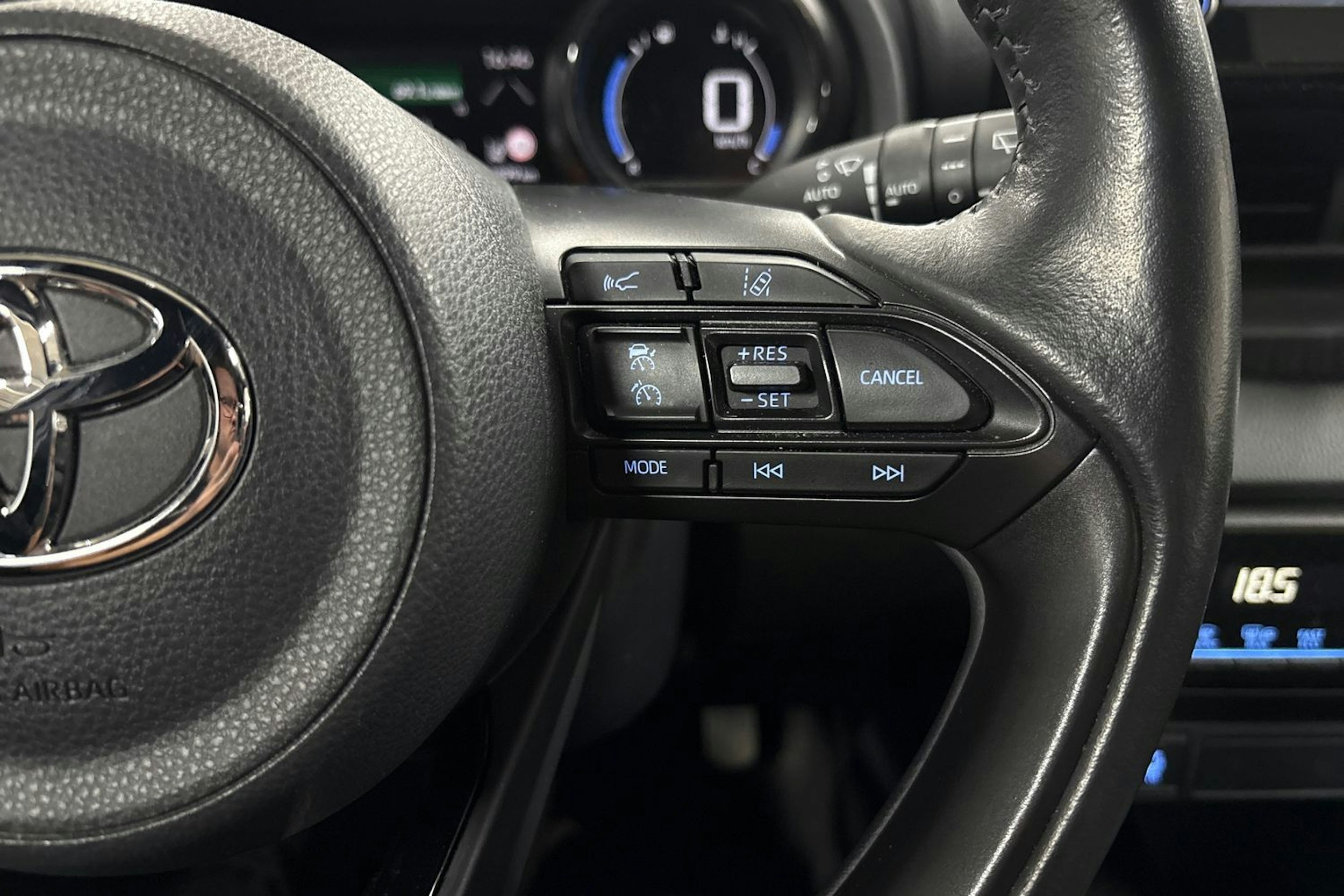 valkoinen Toyota Yaris 2021 kuva 17.