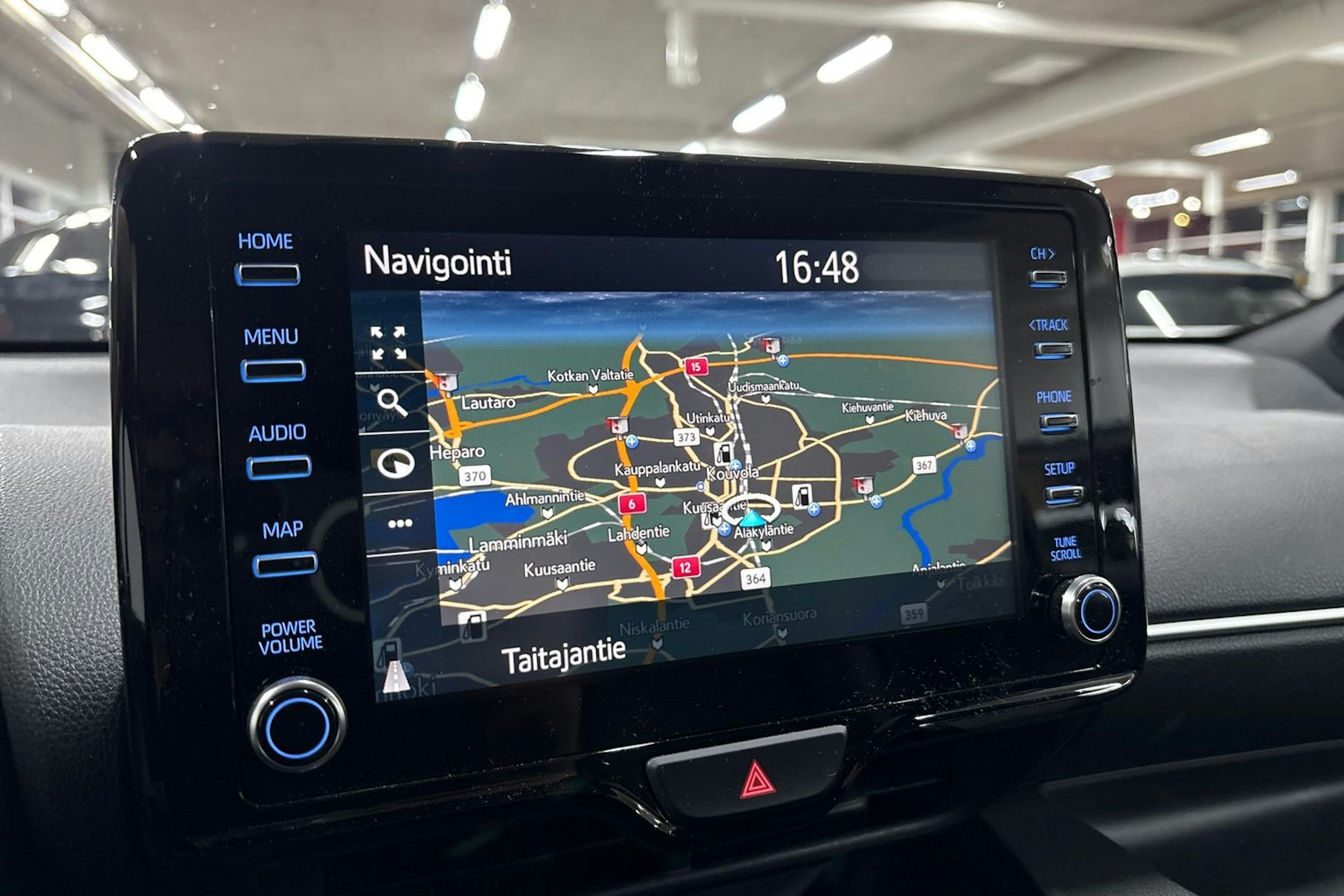 valkoinen Toyota Yaris 2021 kuva 21.