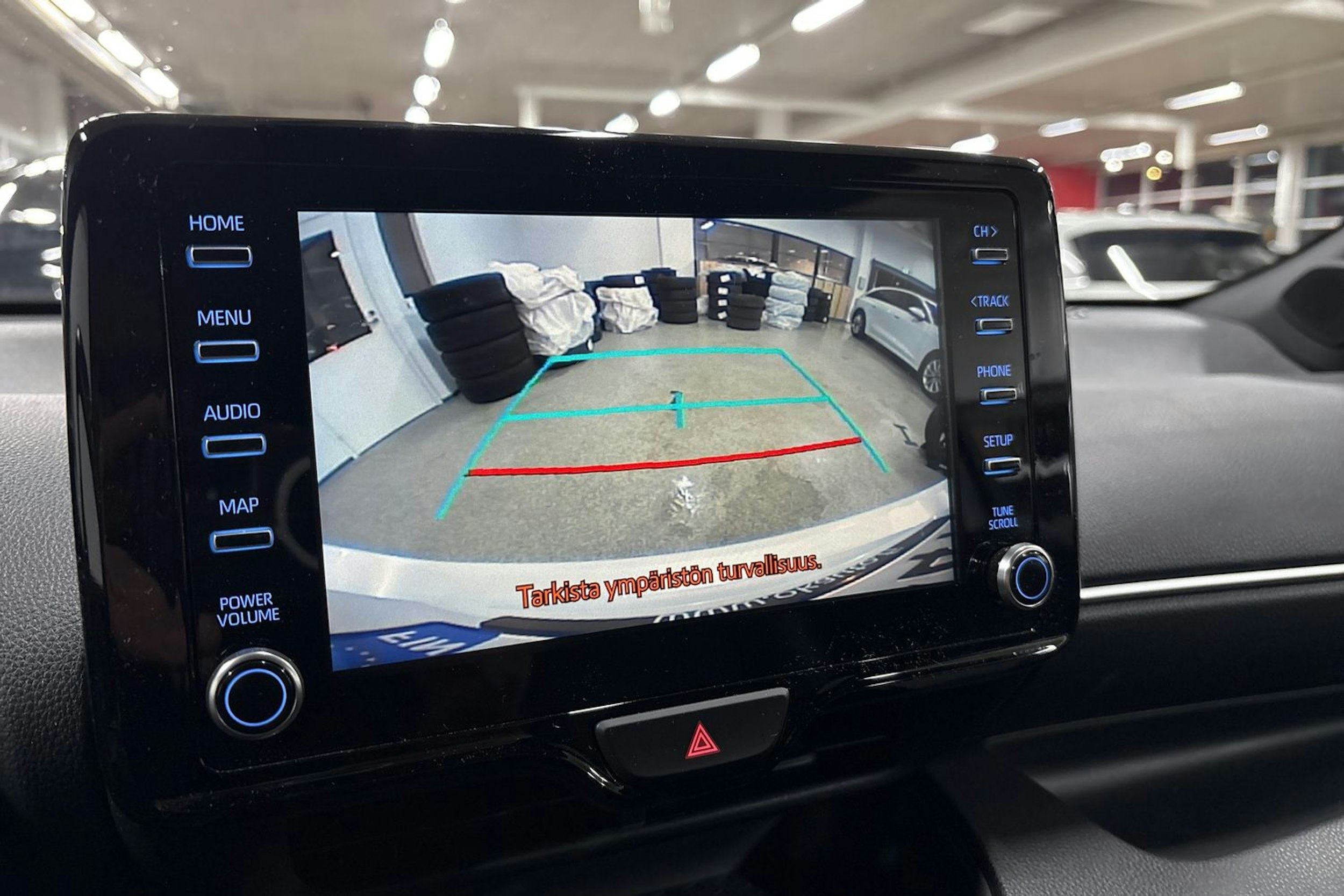 valkoinen Toyota Yaris 2021 kuva 23.