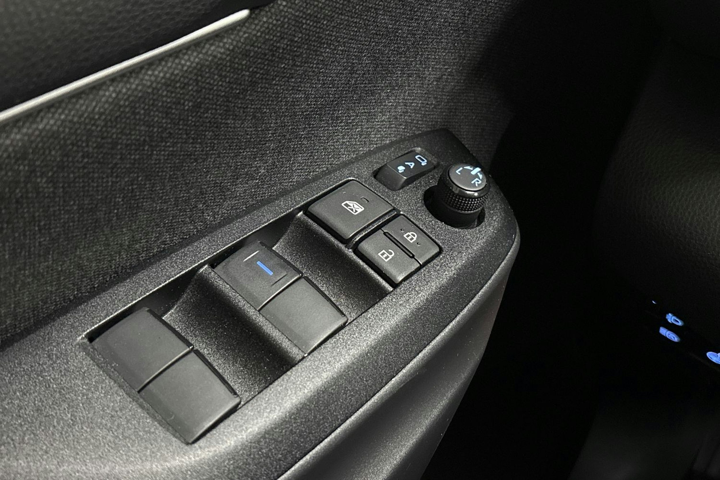 valkoinen Toyota Yaris 2021 kuva 27.