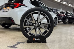 valkoinen Toyota Yaris 2021 kuva 29.