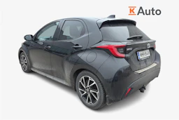 musta Toyota Yaris 2021 kuva 2.
