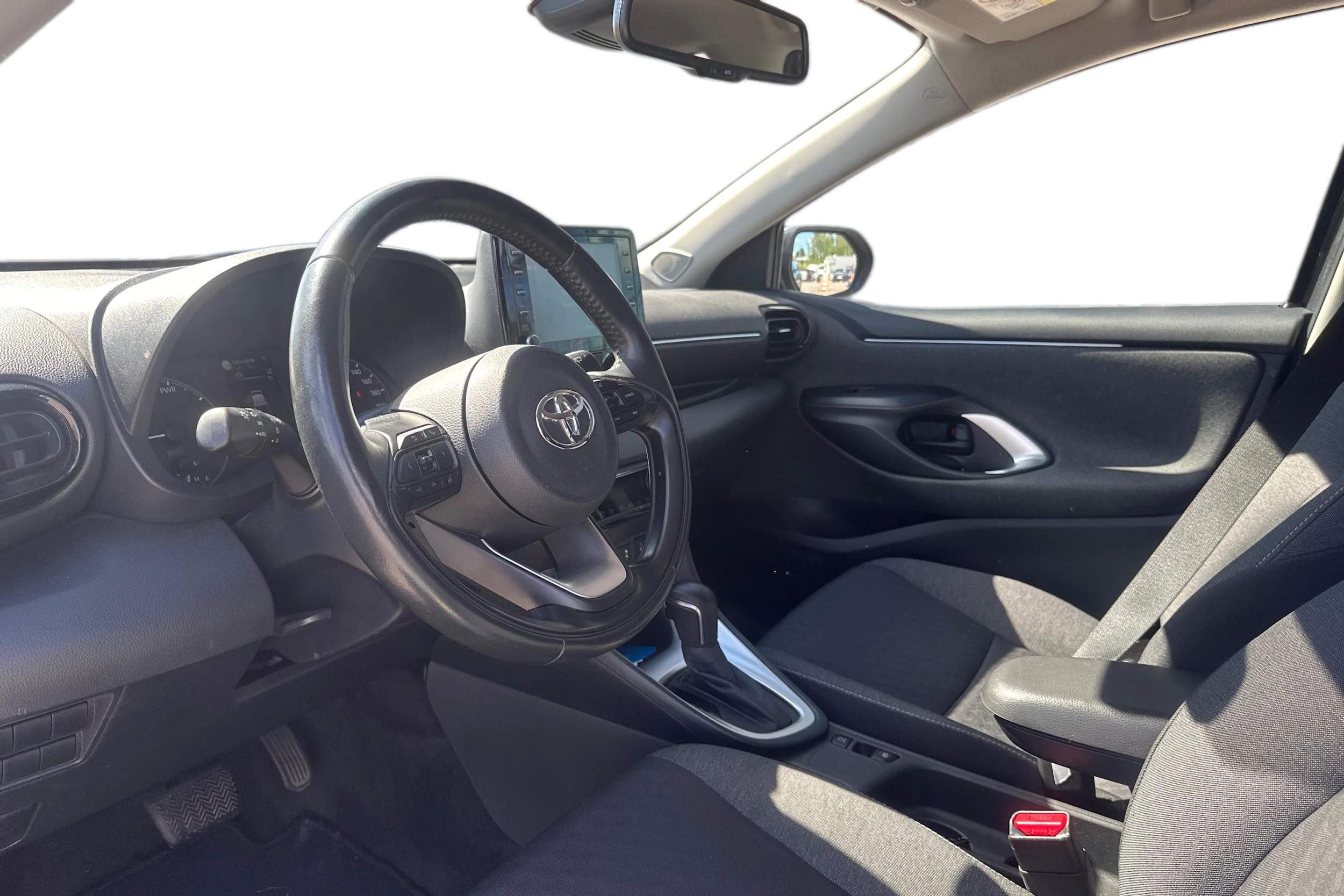 harmaa Toyota Yaris 2021 kuva 3.