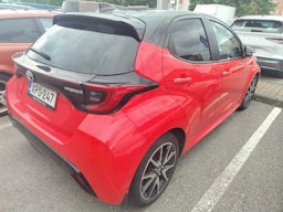 punainen Toyota Yaris 2021 kuva 1.
