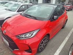 punainen Toyota Yaris 2021 kuva 3.