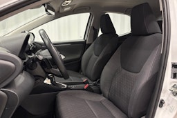 valkoinen Toyota Yaris 2021 kuva 15.