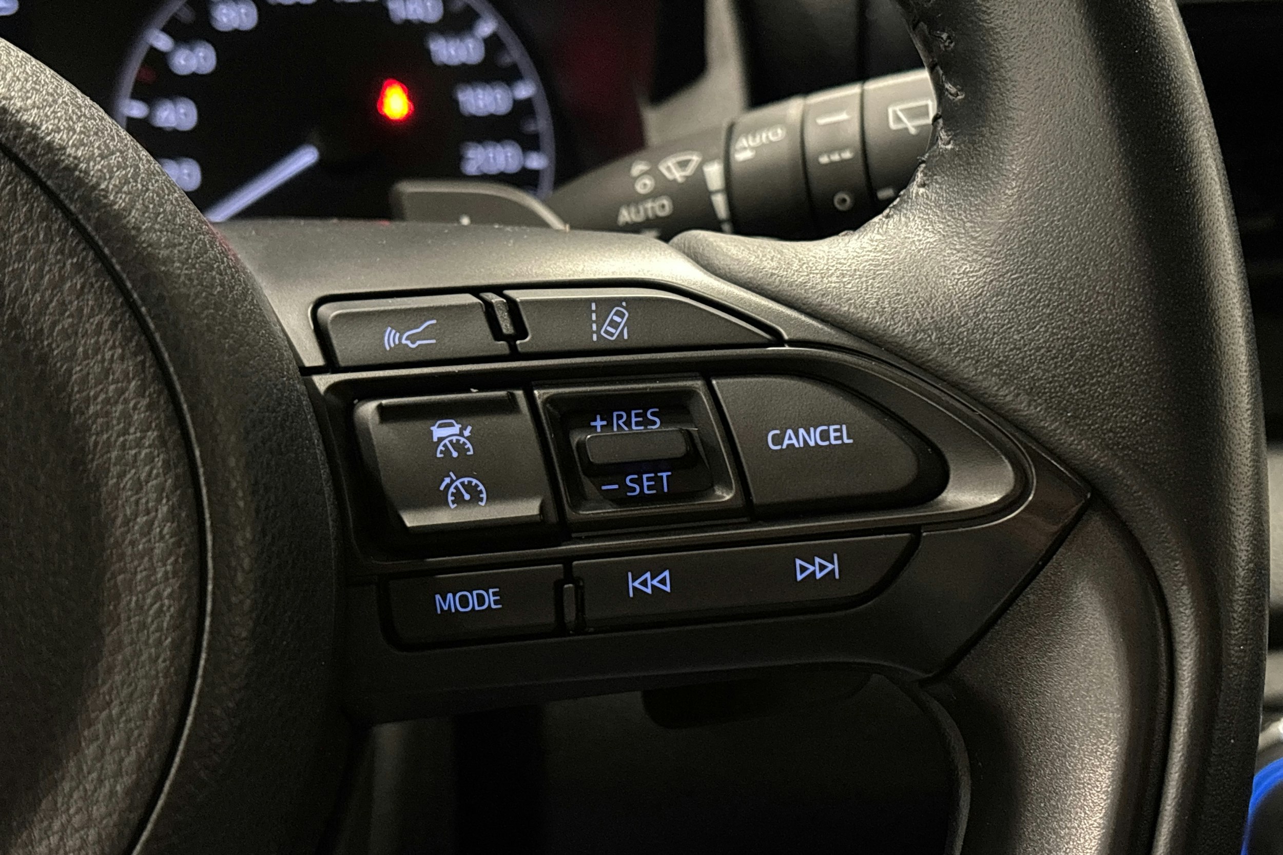 valkoinen Toyota Yaris 2021 kuva 18.