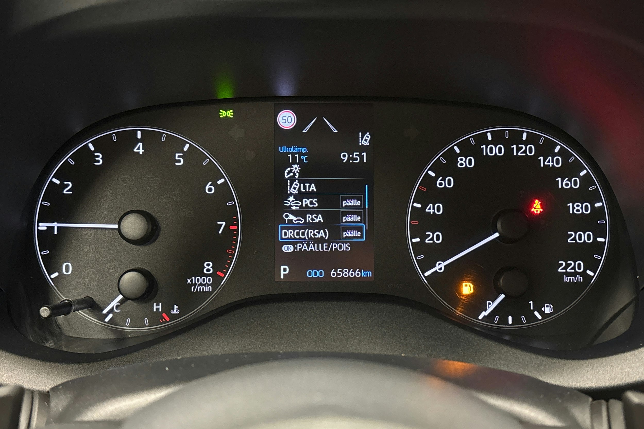 valkoinen Toyota Yaris 2021 kuva 19.