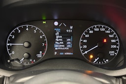 valkoinen Toyota Yaris 2021 kuva 19.