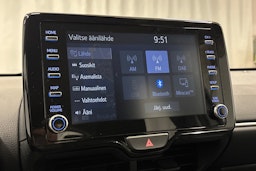 valkoinen Toyota Yaris 2021 kuva 21.