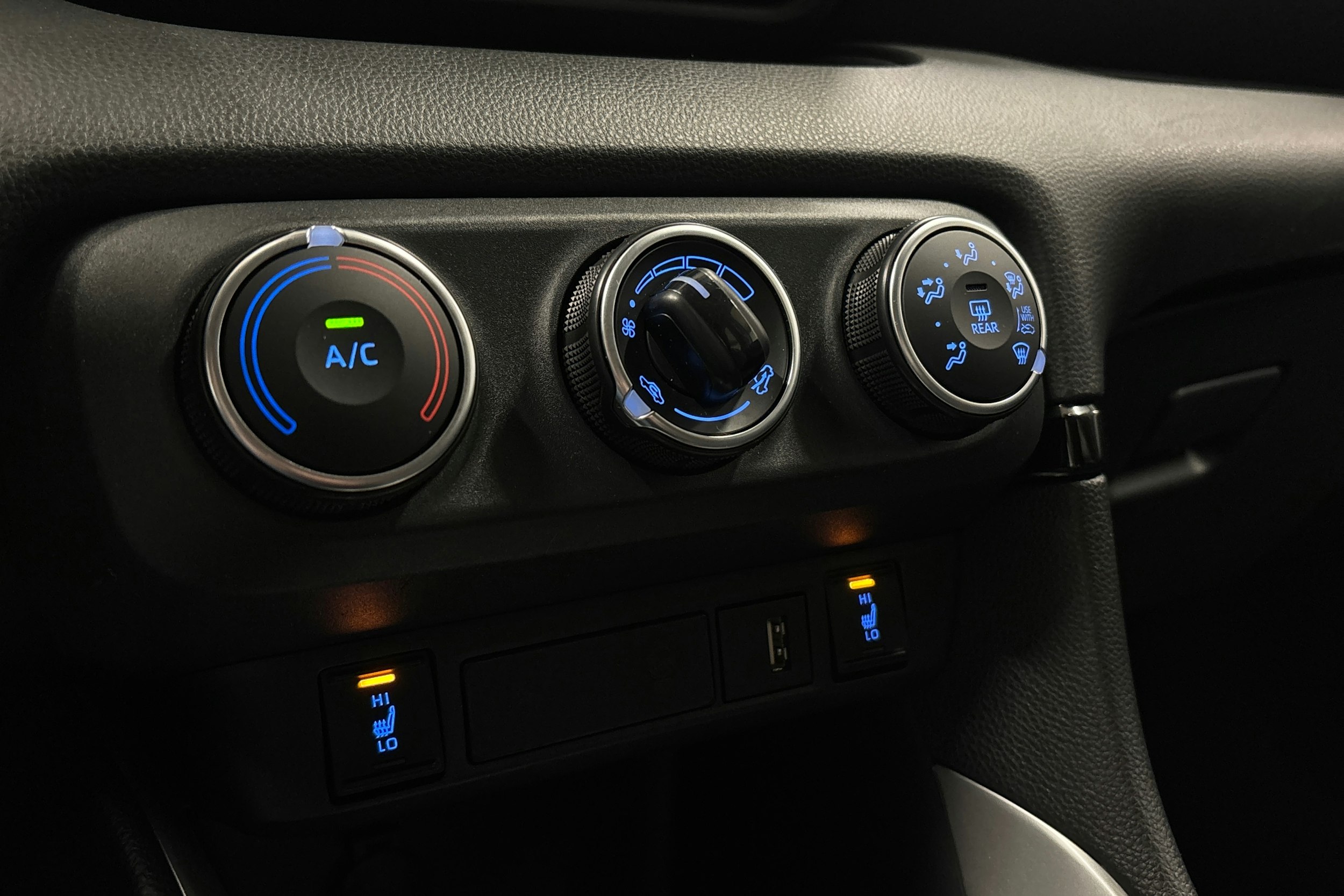 valkoinen Toyota Yaris 2021 kuva 23.