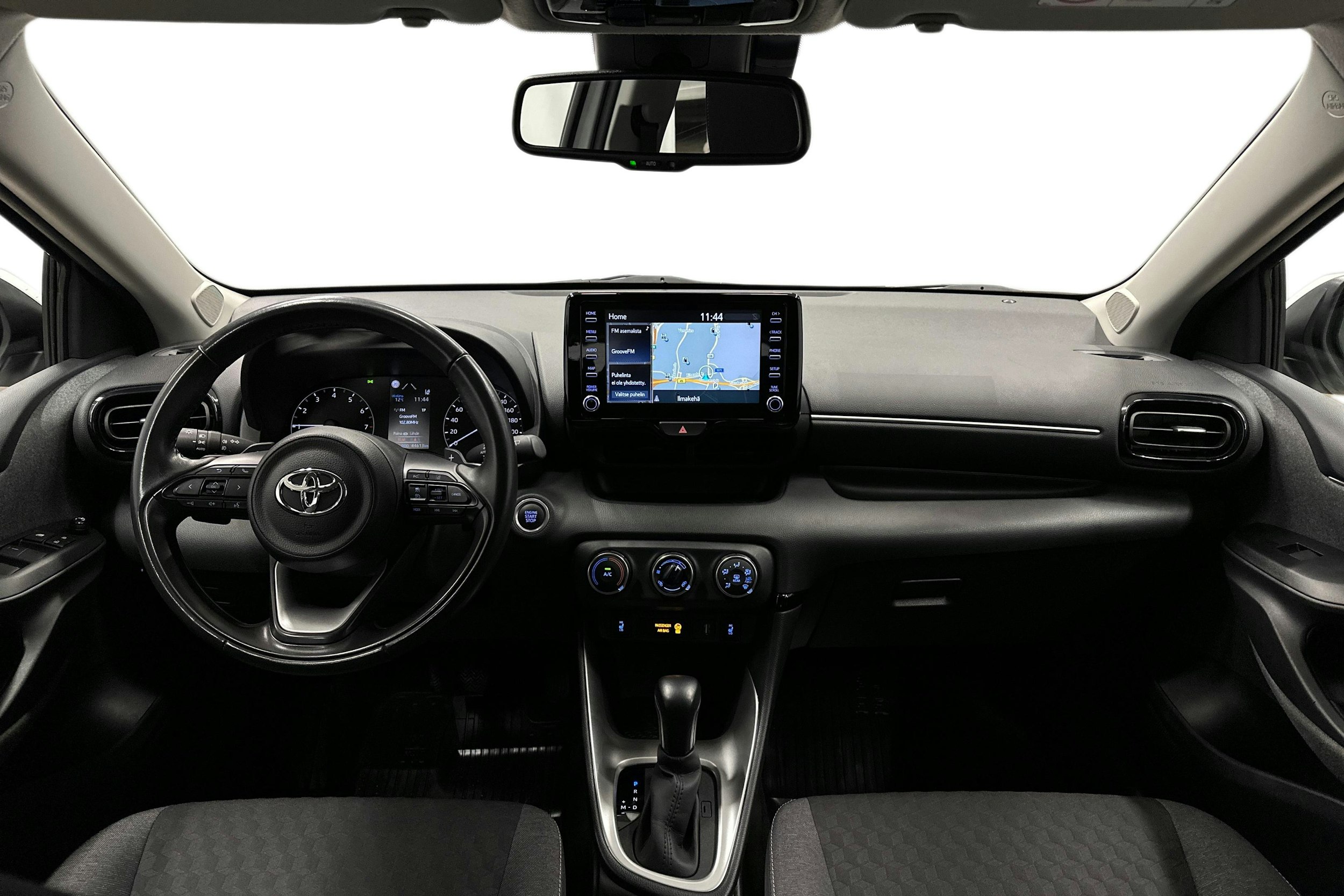 valkoinen Toyota Yaris 2021 kuva 9.