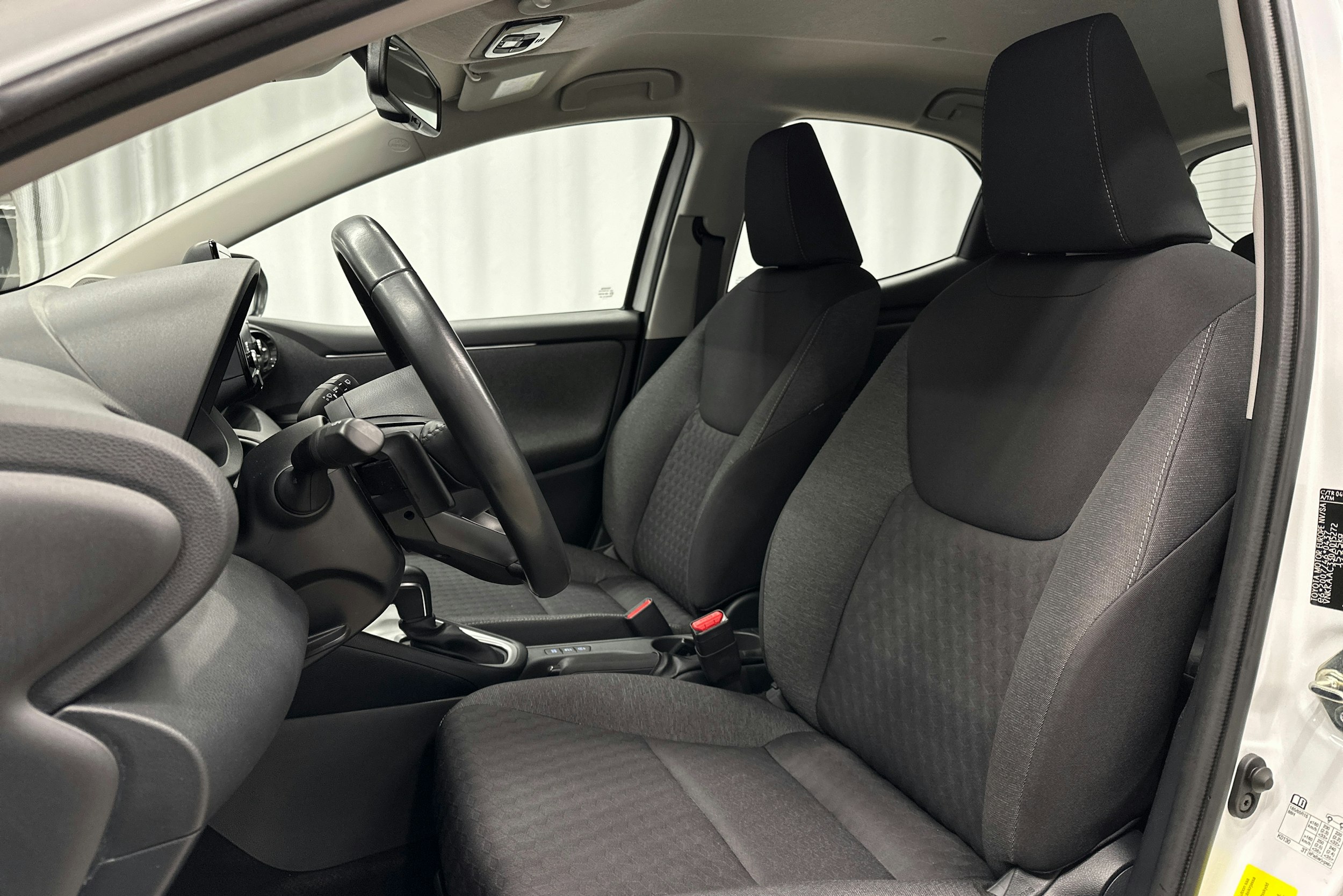 valkoinen Toyota Yaris 2021 kuva 15.