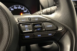 valkoinen Toyota Yaris 2021 kuva 18.